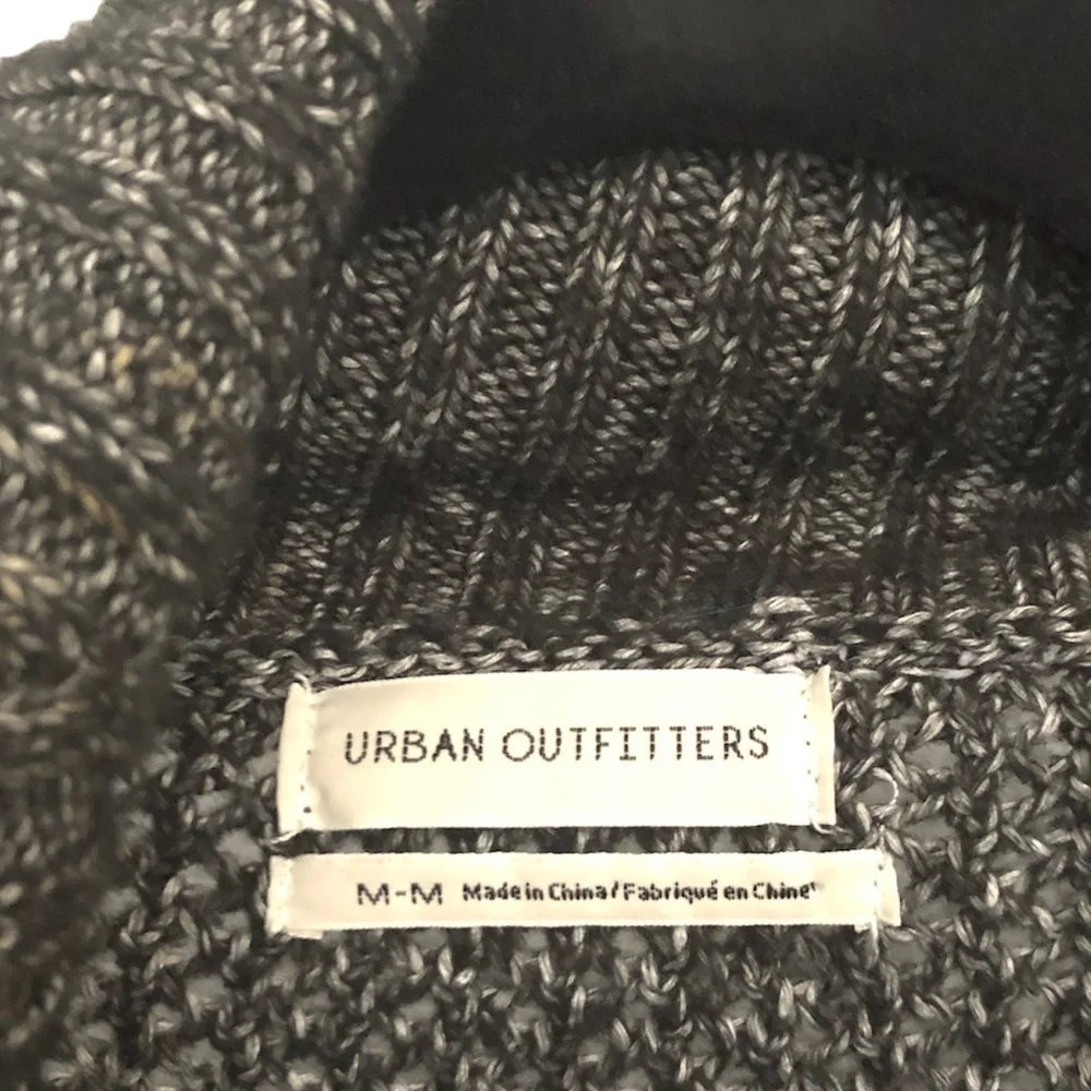 URBAN OUTFITTERS Sweater Women's Size Medium Gray Cable-Knit Turtleneck/V-Neck